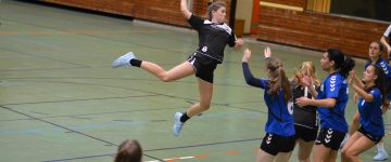 Niederlage gegen die B-Mädchen aus Schopfheim 18:28 (11:16)